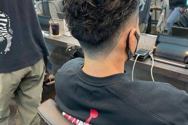 缘分测试男生发型长发烫发 男生发型测试在线？
