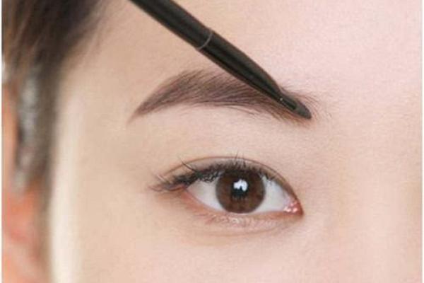 女人眉毛的风水以下眉形的眉毛财运好