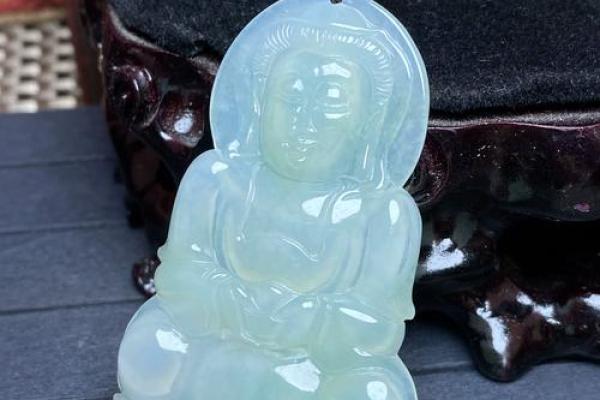 男士佩戴观音吊坠需要忌讳哪些方面呢