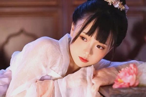 八字纯阳女生凤凰命的婚姻关系
