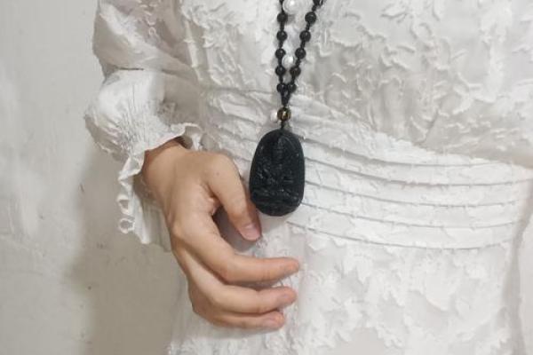 女人带黑曜石的风水禁忌有哪些