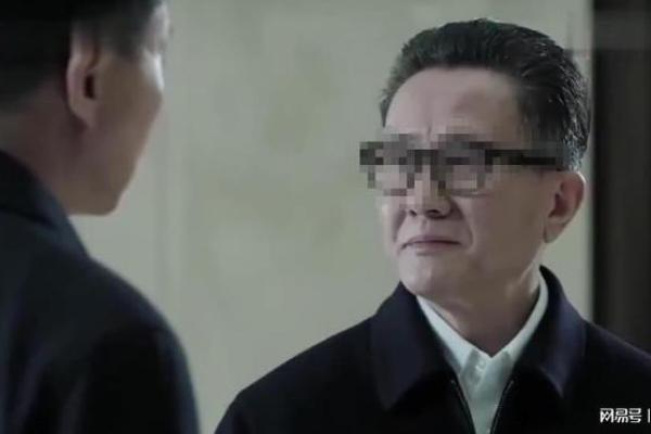 男子仕途甚好委以政职，算命师傅说：你命无官运，且有牢狱缠身之灾