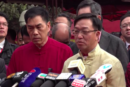 车公灵签第四十九签：不明莫要与他真